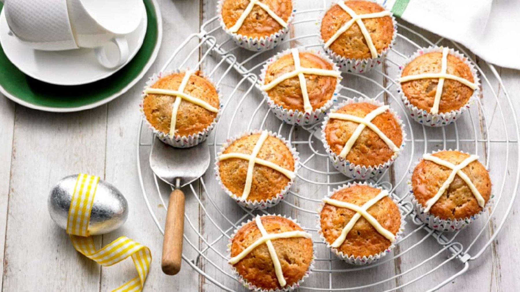 Hot Cross Bun Cupcakes White Wings